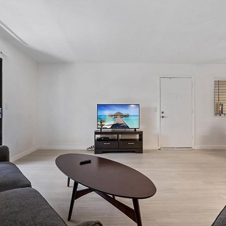 Newly Renovated 2Br Apartment W Pool By Stay Gia Phoenix Exterior photo